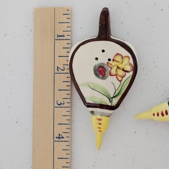 Vintage Mid Century Ceramic Fireplace Bellows Salt and Pepper Shakers 1950s EUC - Picture 7 of 7